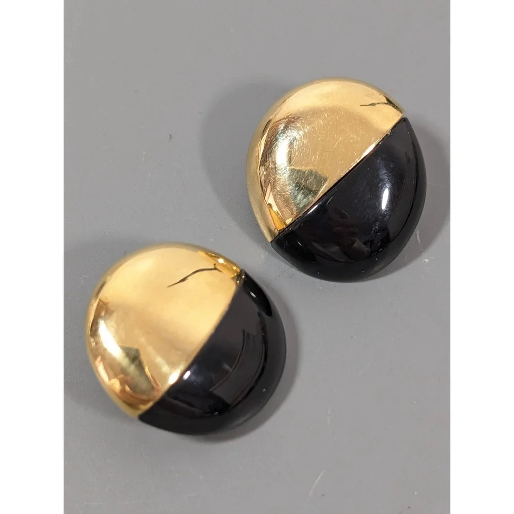 Liz Claiborne Vintage Black Gold Colorblock Dome Earrings Pierced Classic‎
